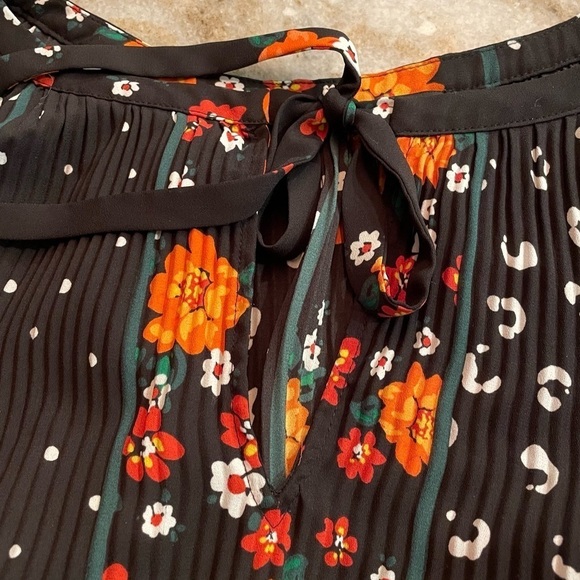 Gorgeous Ann Taylor Floral Blouse XL - Picture 9 of 10